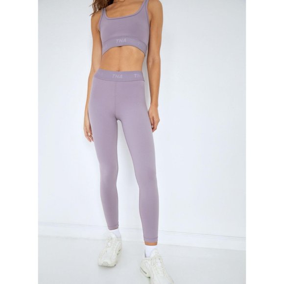 NWT! SOLD OUT! TnaLIFE™ Logo Mid-Rise 7/8 Legging - Picture 2 of 6